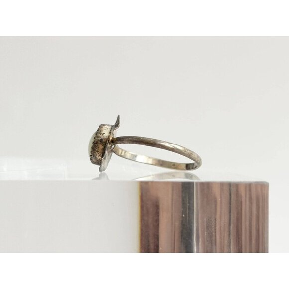 Mother of Pearl Silver Toned Vintage Southwest Style Ring - sz 4.5 - Picture 6 of 10